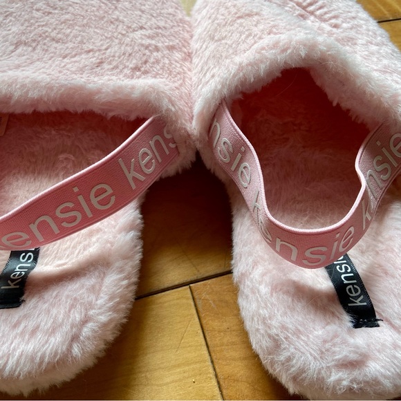 Slippers - Picture 3 of 4